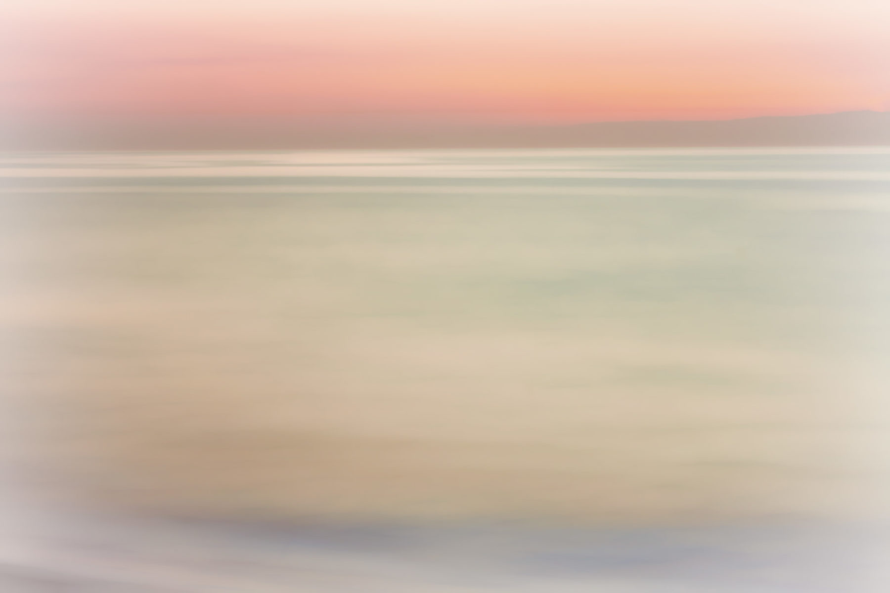 Smooth morning ocean waves