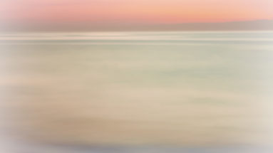 Smooth morning ocean waves